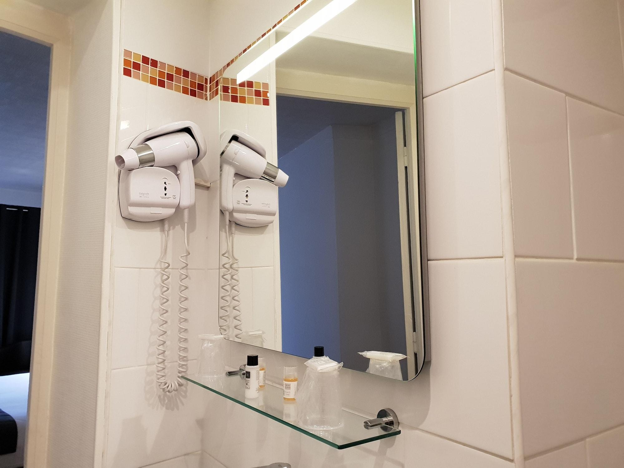 Le Napoleon Hotel 3*